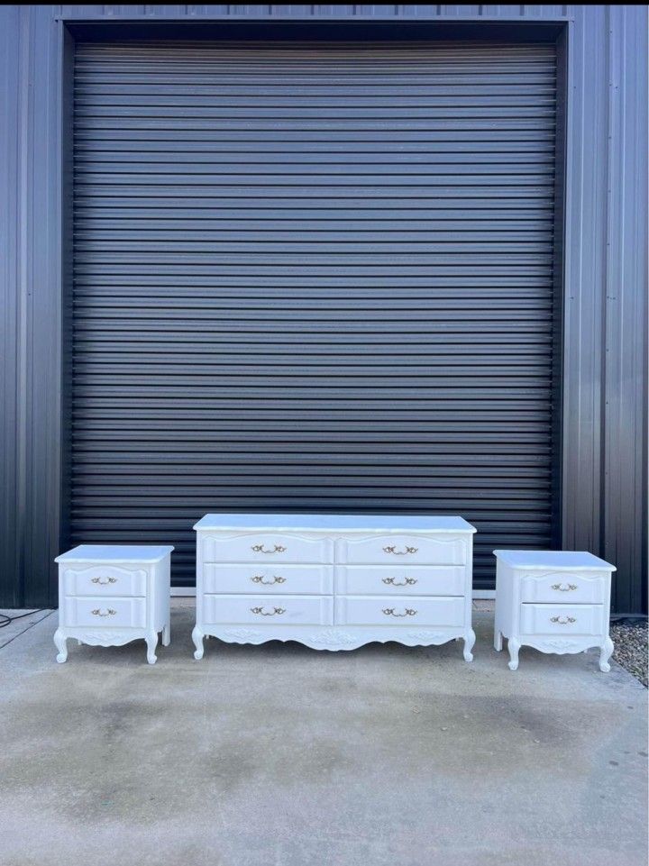 French Provincial Dresser Set