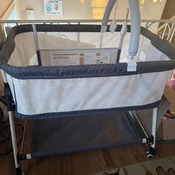 Great Condition Bassinet 