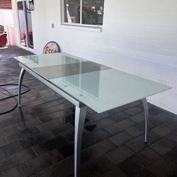 GLASS EXTENDABLE TABLE 