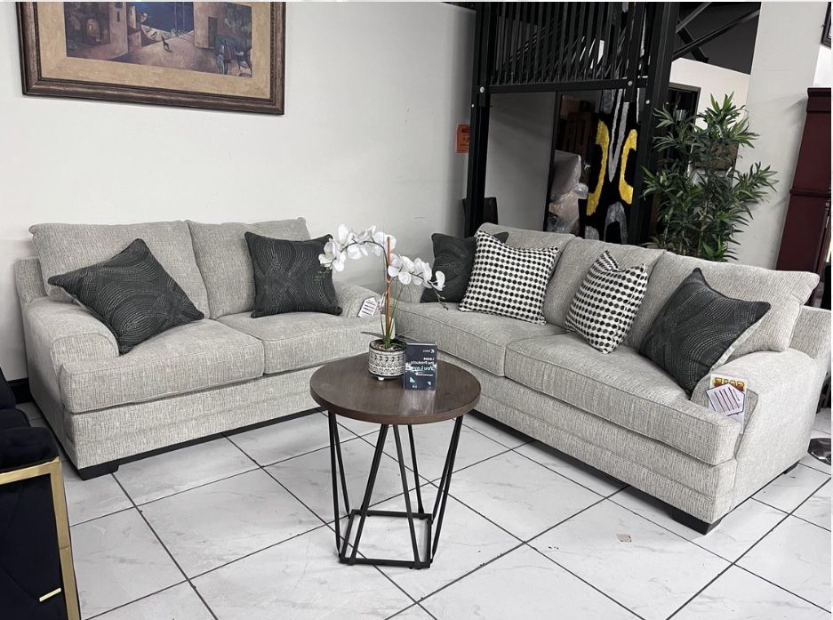 Beautiful Sofa Set 🔥 Take It Home With Only $50 Down 