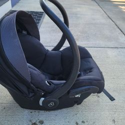 Maxi Cosi Car Seat With Attachment For Car And City Select Baby Jogger