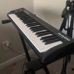 MIDI keyboard And Stand 