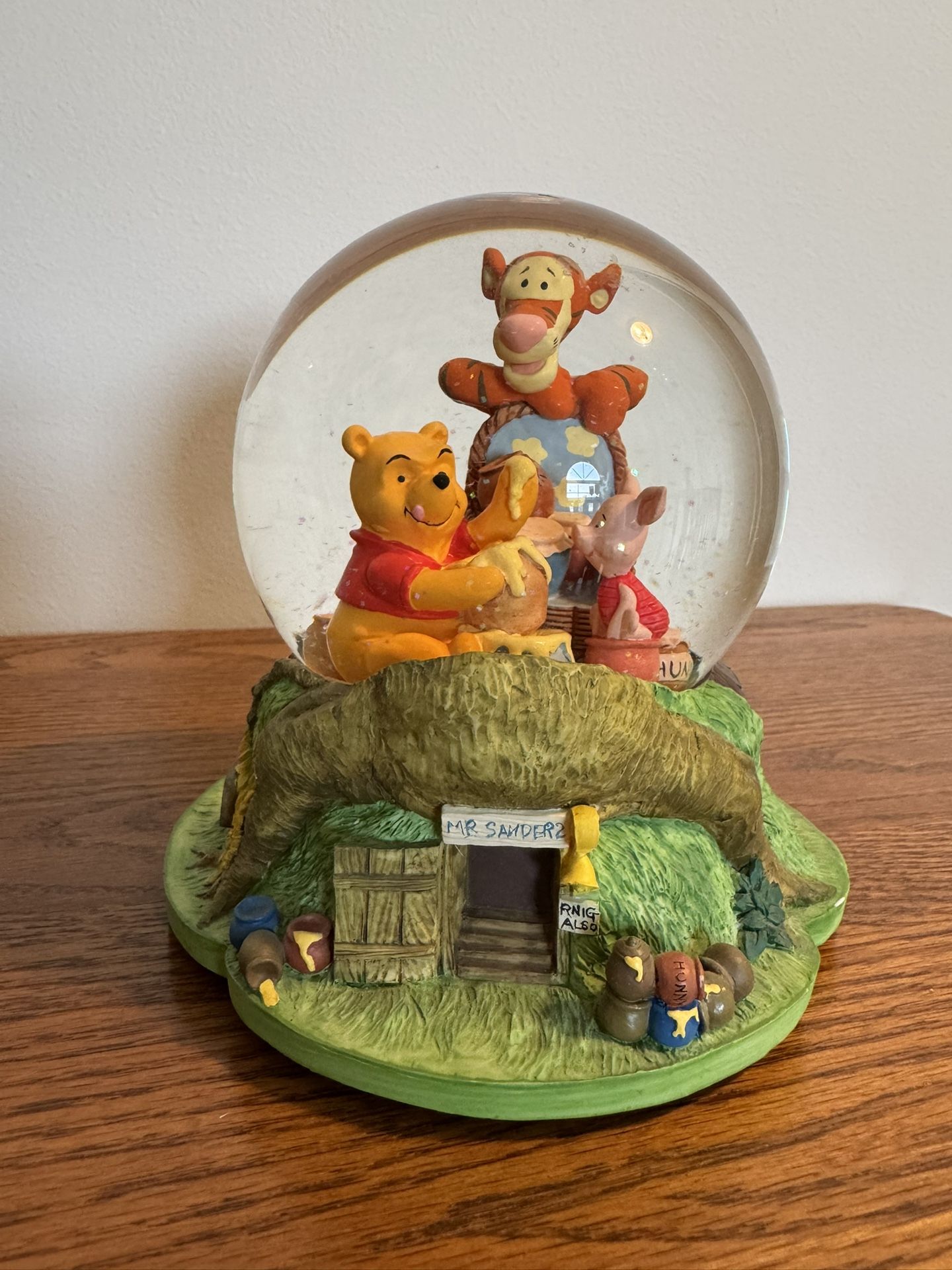 Disney Winnie The Pooh Snowglobe
