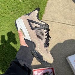 Jordan 4 Taupe Haze 7Y