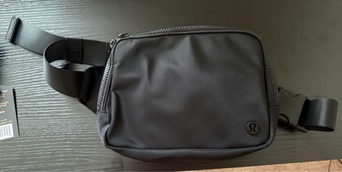lululemon belt bag