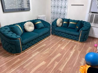 2 PC SOFA AND LOVESEAT NEW IN BOX