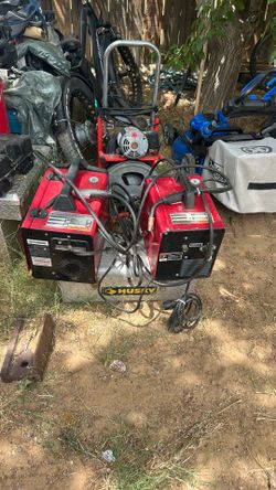 2 Lincoln wire feed welders one gas connection and one regular 125Amps 120v