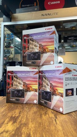 Canon Powershot SX740 HS with Bonus bag