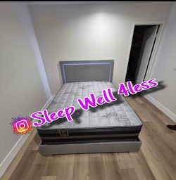new queen  bed