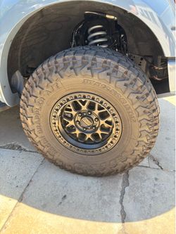 Raptor KMC wheels on 37’s.