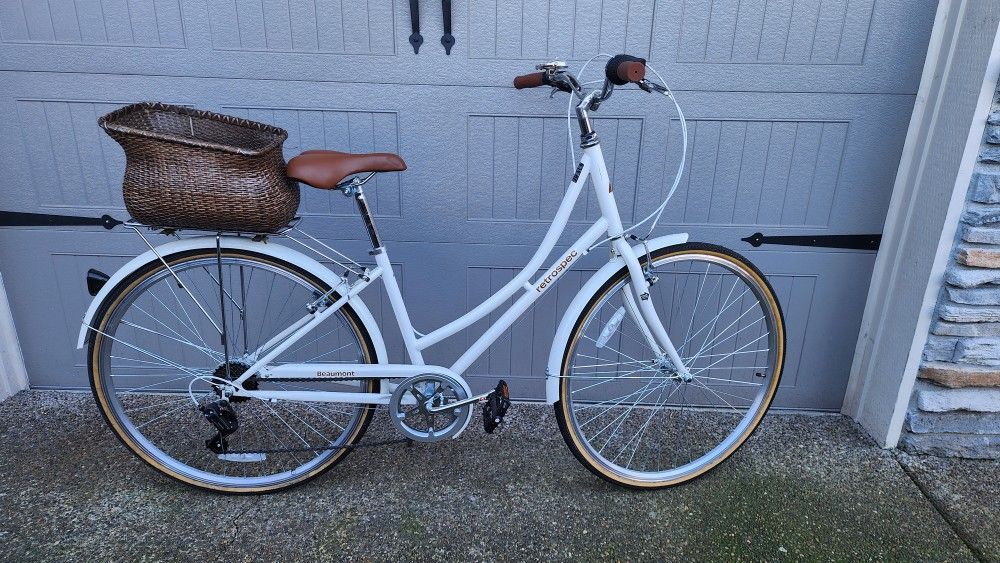 Like New Beaumont Retrospec Women's Bike
