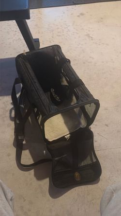 Pet carrier - travel