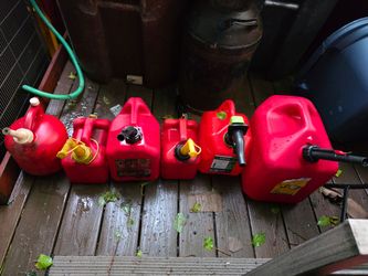 multiple gas cans