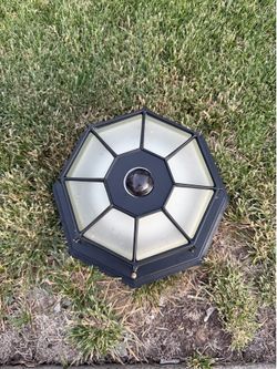 Outdoor ceiling mounted light fixture