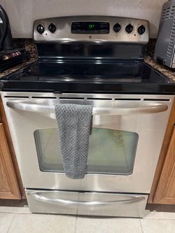 GE Stainless Steel Electric Range