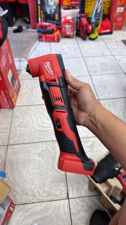 Milwaukee M12 Cordless Oscillating Multi-Tool