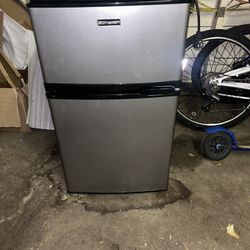 Emerson Mini Fridge