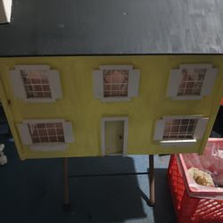Antique Hand Made Doll Houses 