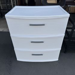 Sterilite 3-Drawer Wide Weave Tower Storage White Like New
