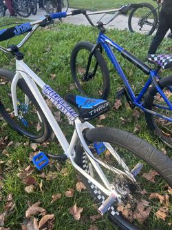 White Mafia Thrust 29 Bomma