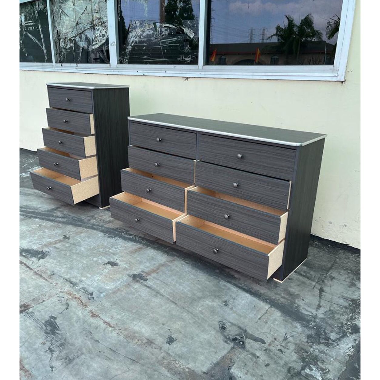 Set Dresser