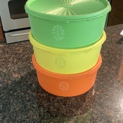 Vintage mid century Tupperware in great condition selling together
