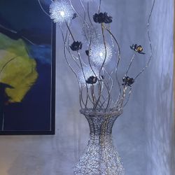 Led Standing Floor Light Aluminum Wire Vase And Flower