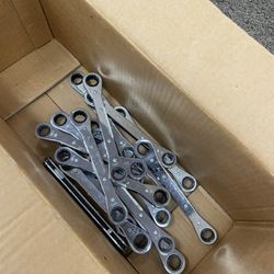 Ratcheting Double End Wrench