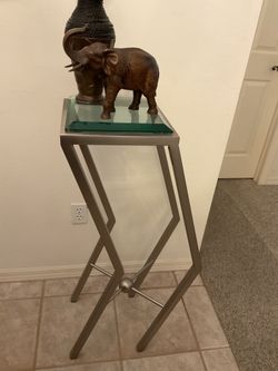 Modern Pedestal - Stainless & Beveled Glass