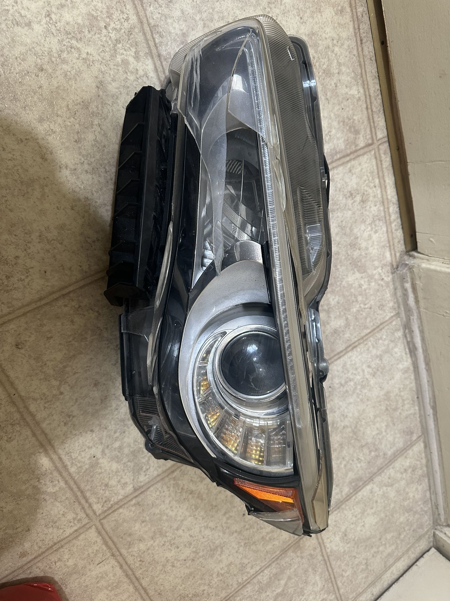 2015 Infinity For Parts Driver Side Headlight 