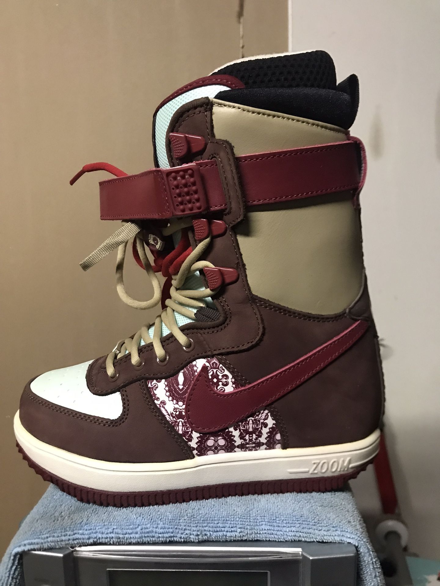 New Nike Snow Boots Size 5.5