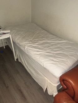 Single bed with bed frame with wheels