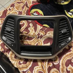 Jeep Cherokee Screen