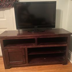 Entertainment Center/TV Stand 