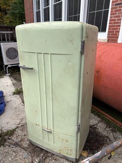 Gibson Antique Fridge