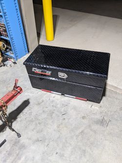 Dee Zee 8537b 37" Red Label Utility Chest mounted on DZ97906 Hitch Carrier