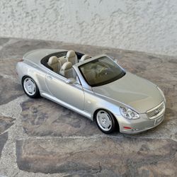 Model Lexus SC430 open top 1:18 by Maisto Diecast Car 