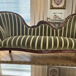 Victorian Style Living Room Sofa