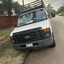 2012 Ford E-350