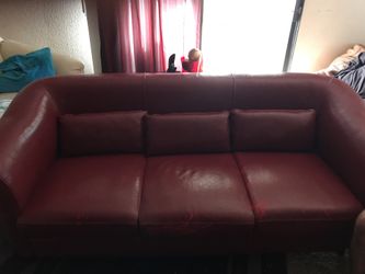 MARRON LEATHER COUCH