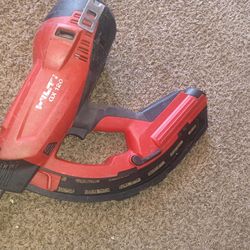 Pistola para metal en el concreto