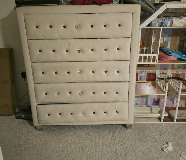 Sophia Crystal Tufted Modern style 7-Drawer Dresser & 5- Drawer Chest