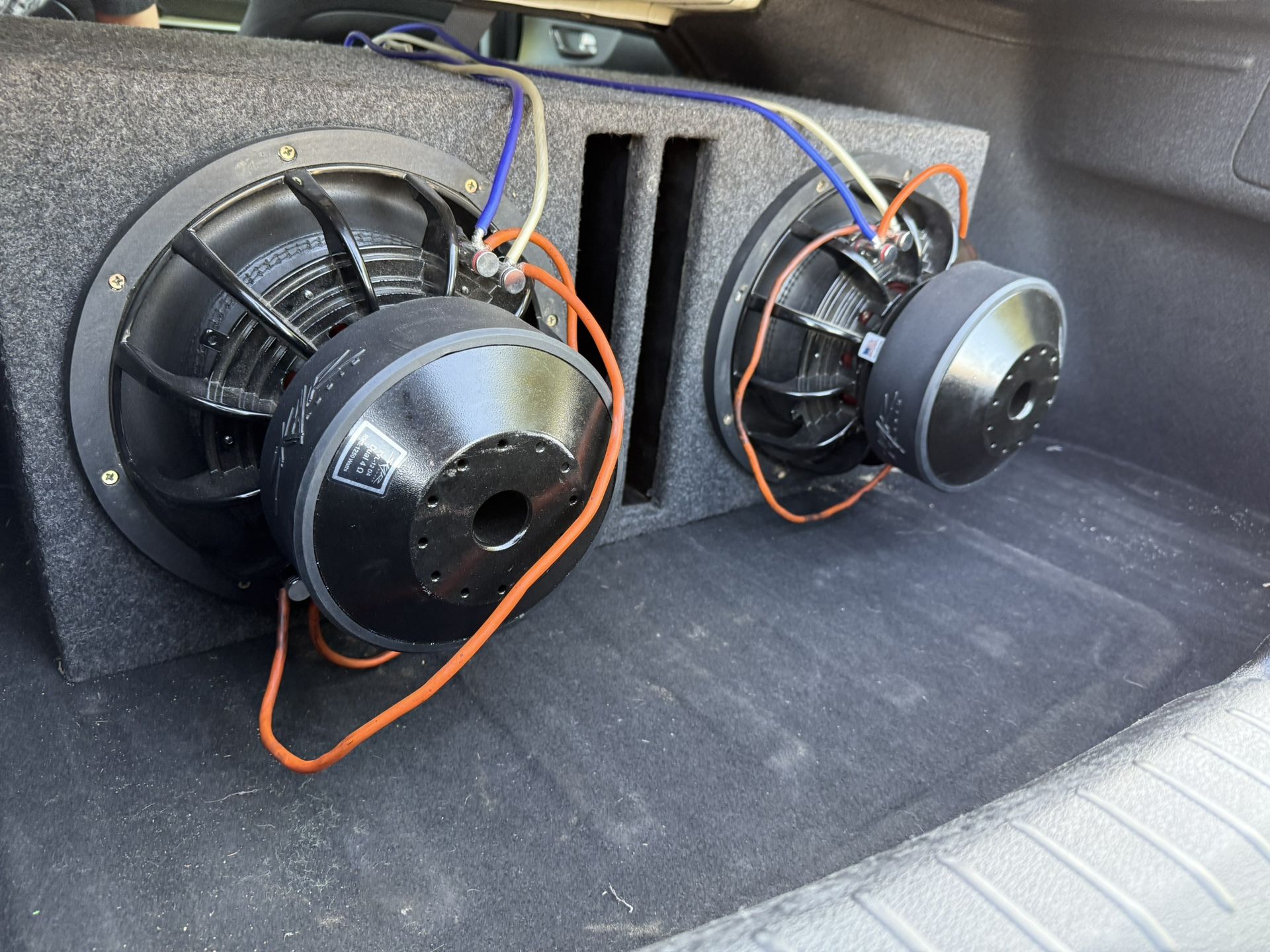 2 12” Skar ELV-12 D4 Subwoofer