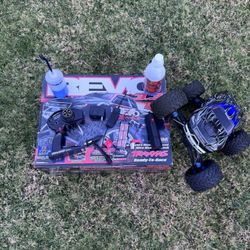 Traxxas Revo 3.3 RC Truck (Ready Drive Condition)