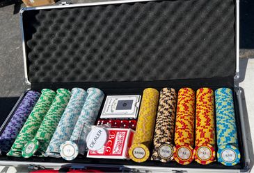 Poker chips / Cards / dice