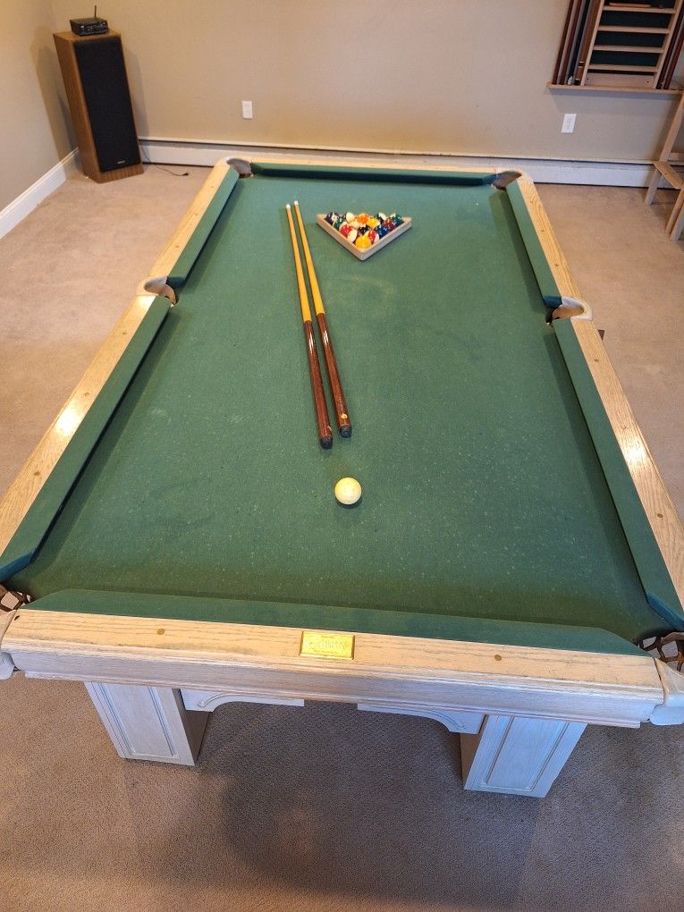 Gandy 8 Ft Billard Pool Table With Chair Set And Wall Rack