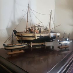 Wooden Shrimp Boat Set 