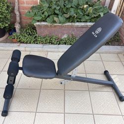  Gold's Gym XR 5.9 Adjustable Workout Bench