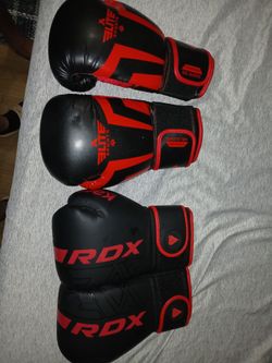 Boxing gloves