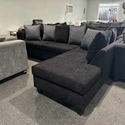 Black Sectional Sofa 